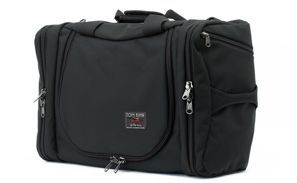 The Aeronaut 45 has grab handles on either end as well as zippered end pockets.